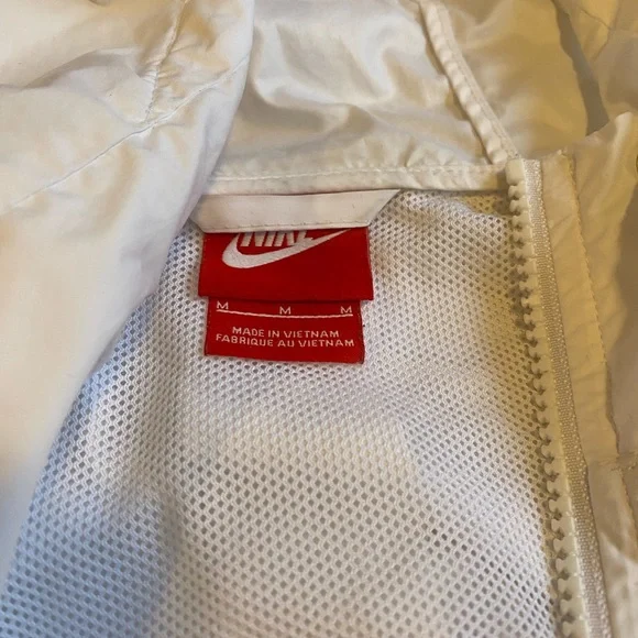 Women’s Nike Zippered Running Jacket / Windbreaker, Size M. - Picture 3 of 7